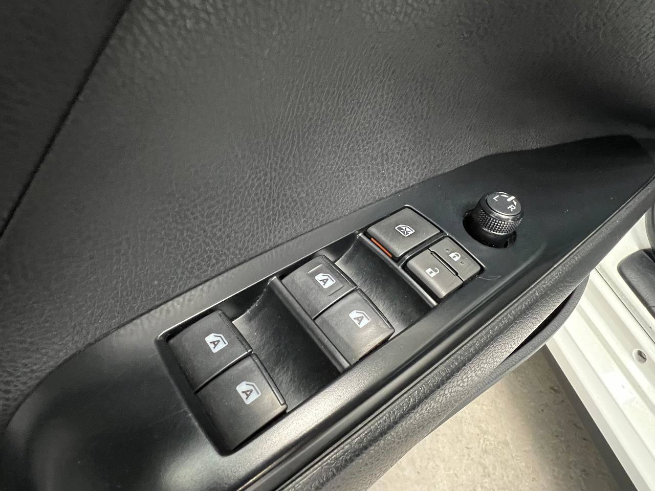Used 2018 Toyota Camry XSE image 25