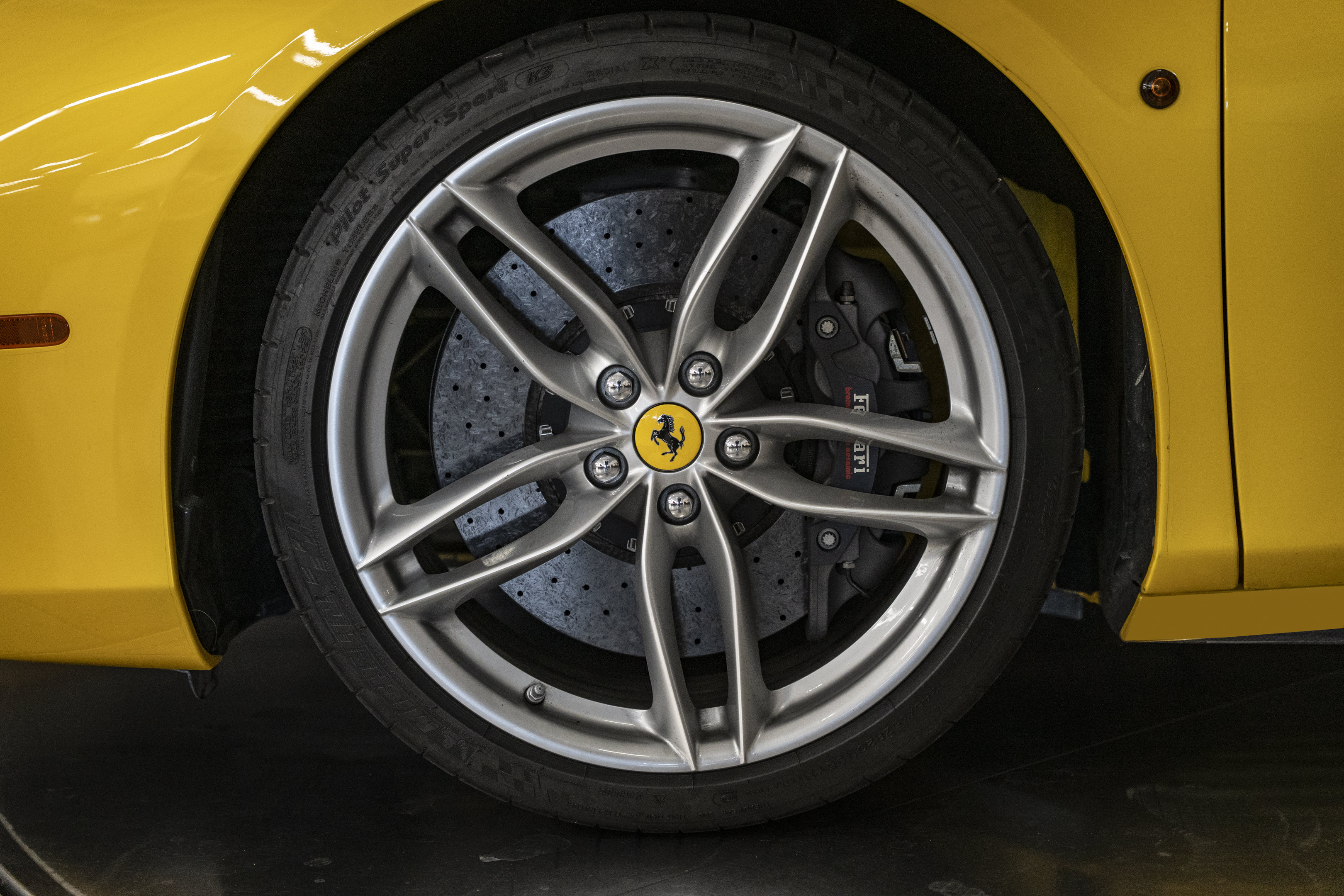 Used 2018 Ferrari 488 Spider RWD image 16