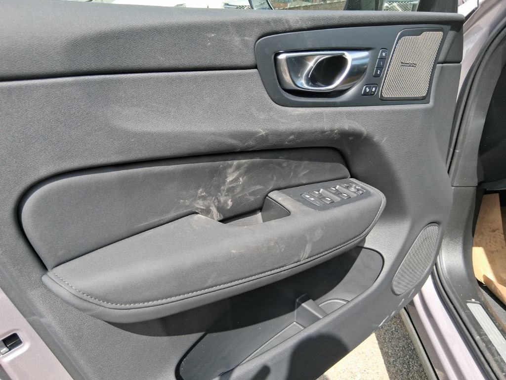 New 2026 Volvo XC60 B5 Plus w/ Climate Package AWD/4WD image 9