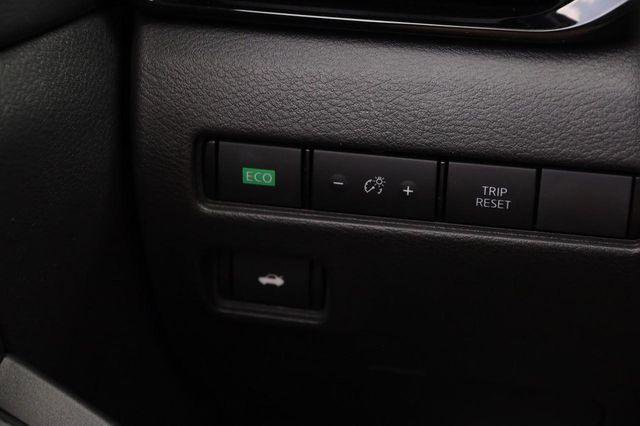 Used 2024 Nissan Sentra SV FWD image 20