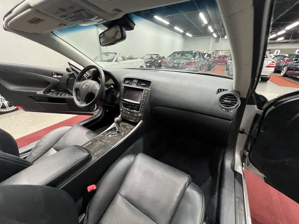 Used 2010 Lexus IS 350C image 32