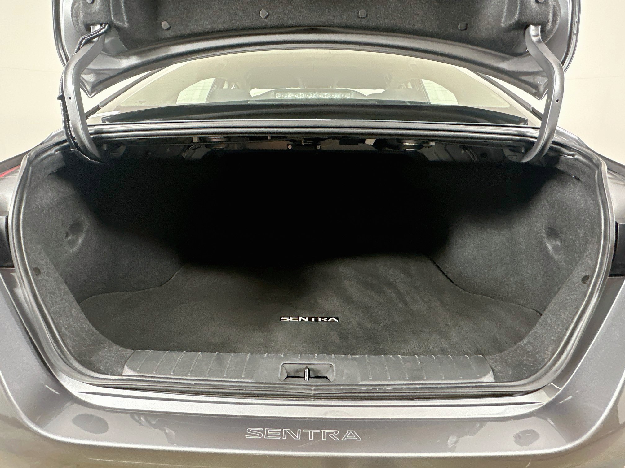 Used 2025 Nissan Sentra SV FWD image 27