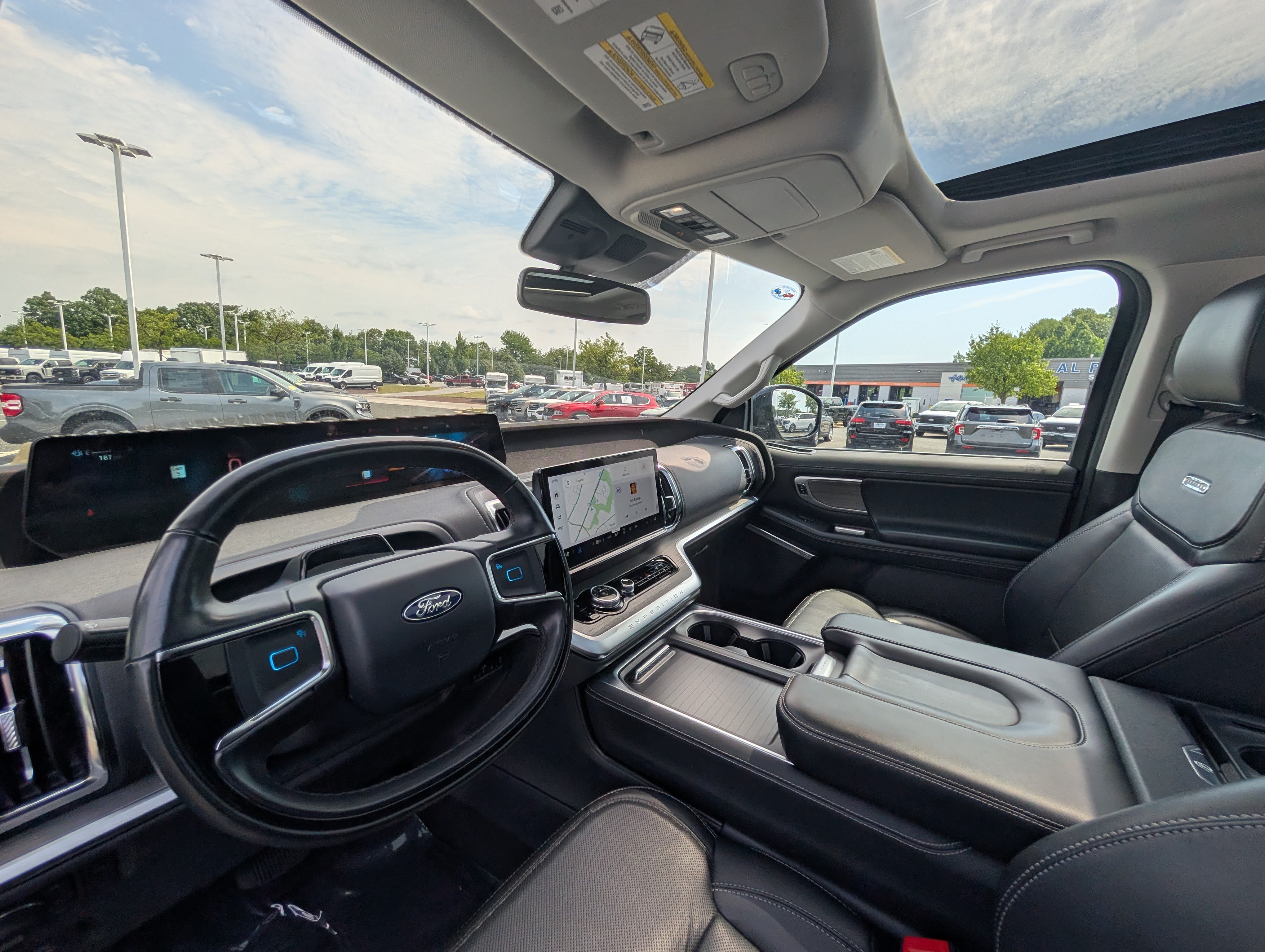 Used 2025 Ford Expedition Platinum AWD/4WD image 21