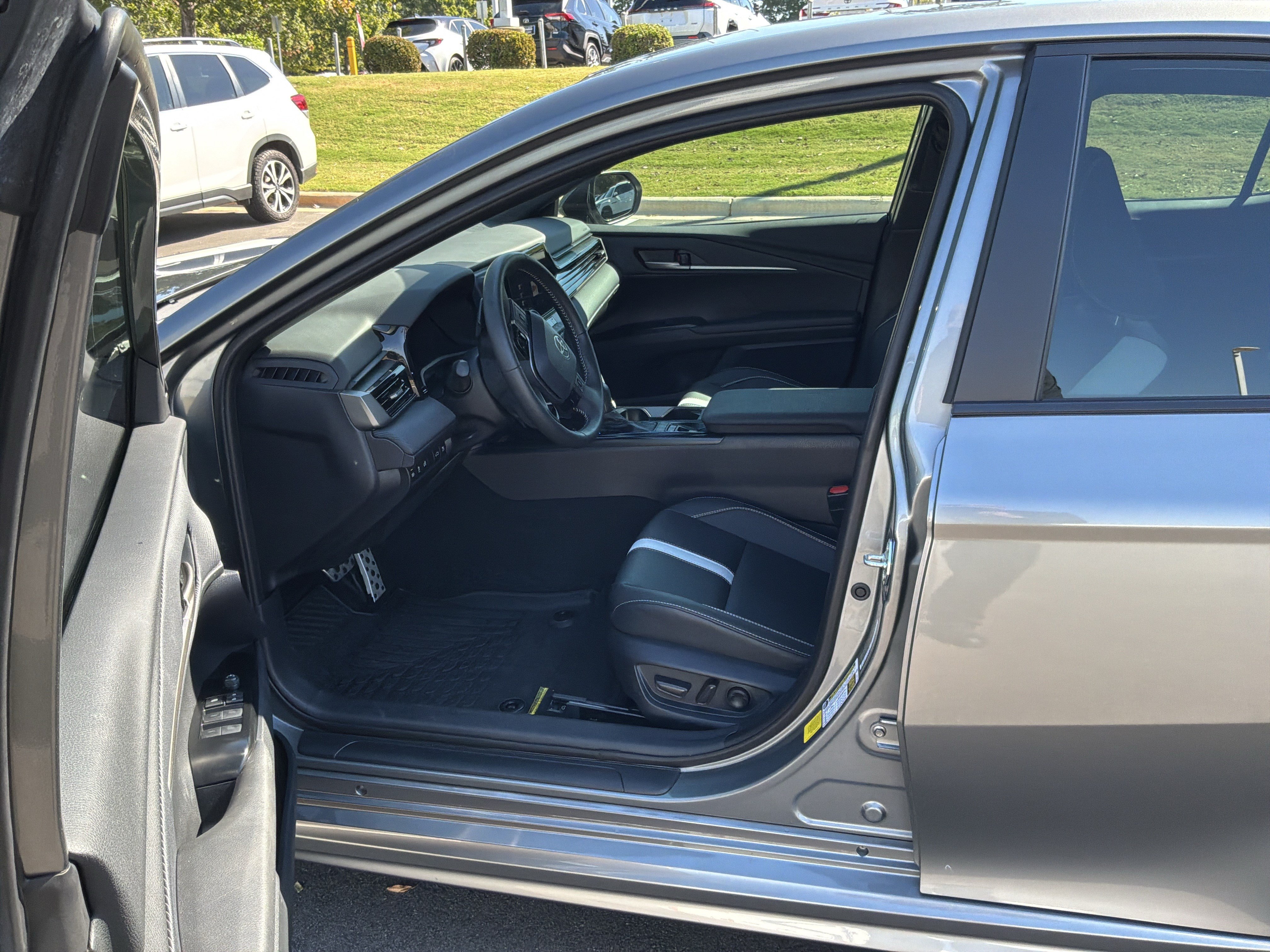 Used 2026 Toyota Camry SE FWD image 16