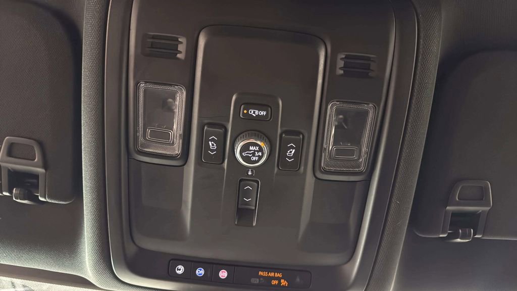 Used 2025 GMC Yukon XL Elevation AWD/4WD image 34