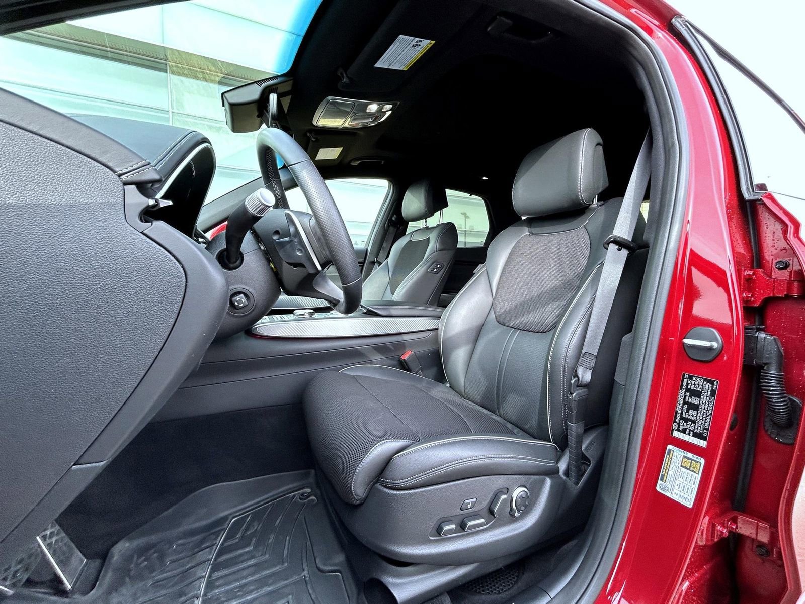 Used 2024 Genesis GV70 2.5T w/ Sport Prestige Package image 10
