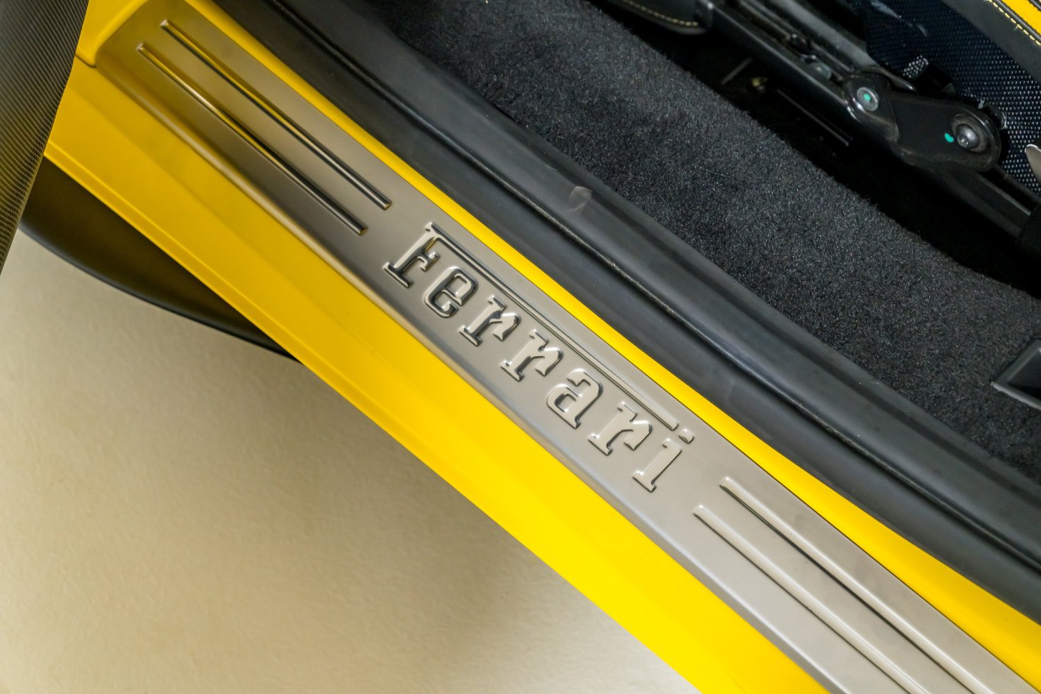 Used 2022 Ferrari F8 Tributo RWD image 33