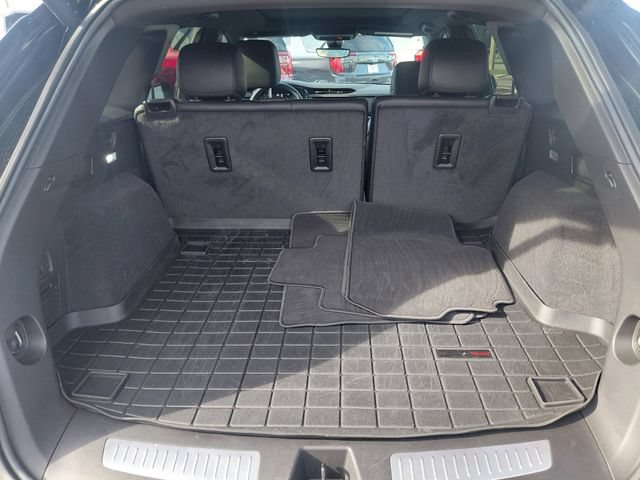 Certified 2024 Cadillac XT5 Premium Luxury w/ Technology Package FWD image 8