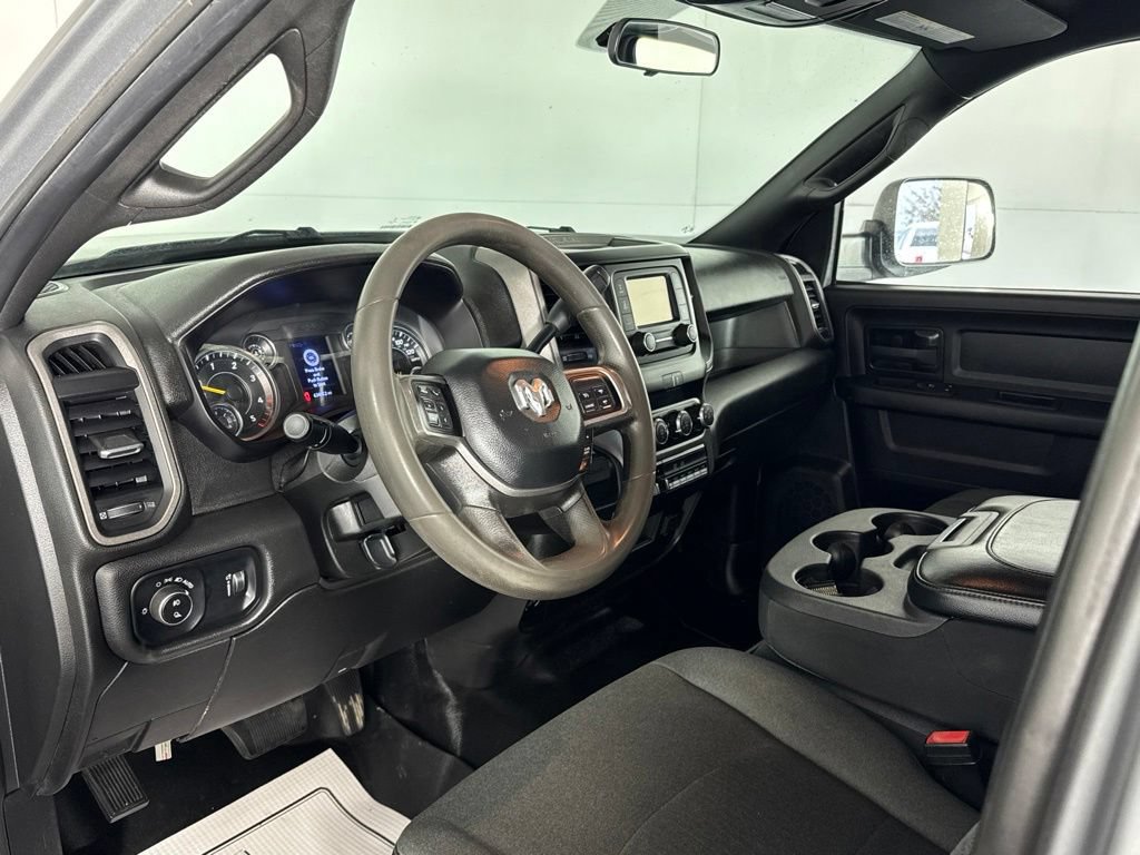 Used 2022 RAM 5500 Tradesman w/ Chrome Appearance Group AWD/4WD image 9