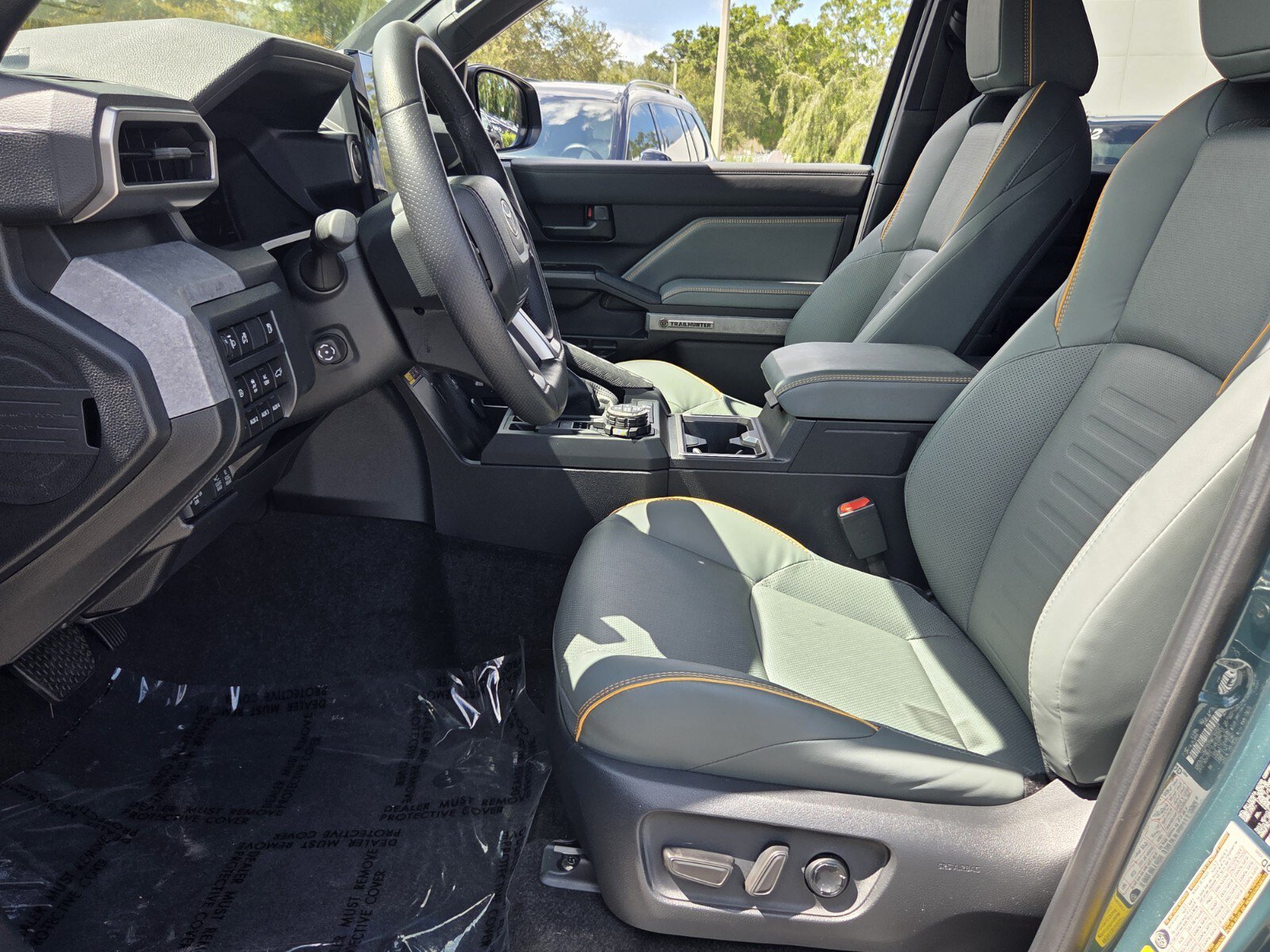 Used 2025 Toyota 4Runner Trailhunter AWD/4WD image 10