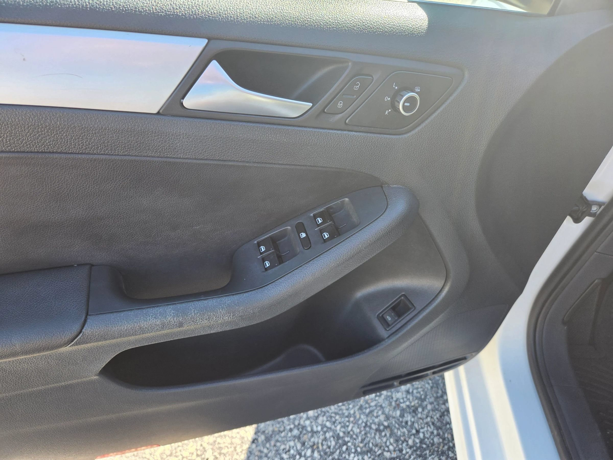 Used 2013 Volkswagen Jetta SE FWD image 10