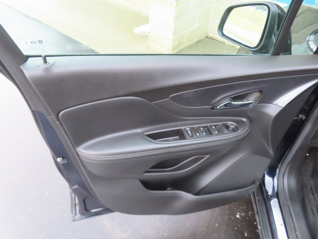 Used 2022 Buick Encore Preferred image 22