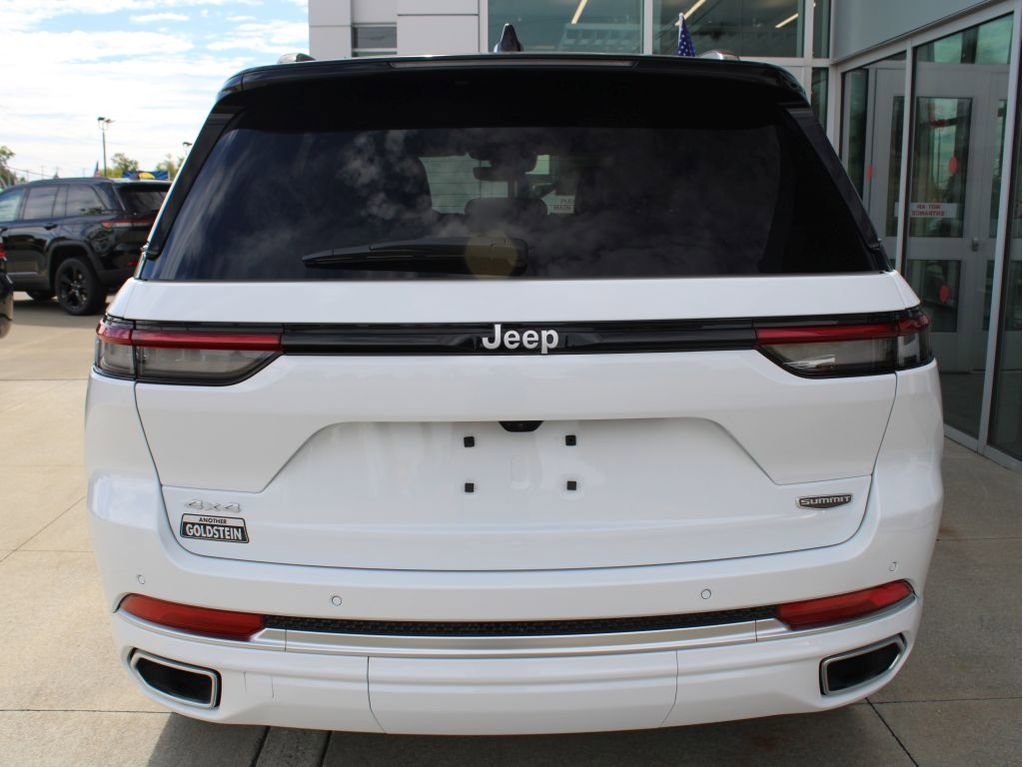 New 2025 Jeep Grand Cherokee Summit image 8
