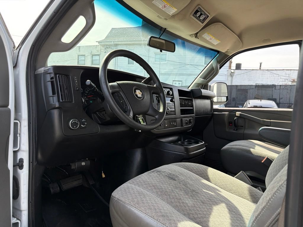 Used 2018 Chevrolet Express 3500 LT w/ LT Preferred Equipment Group RWD image 20