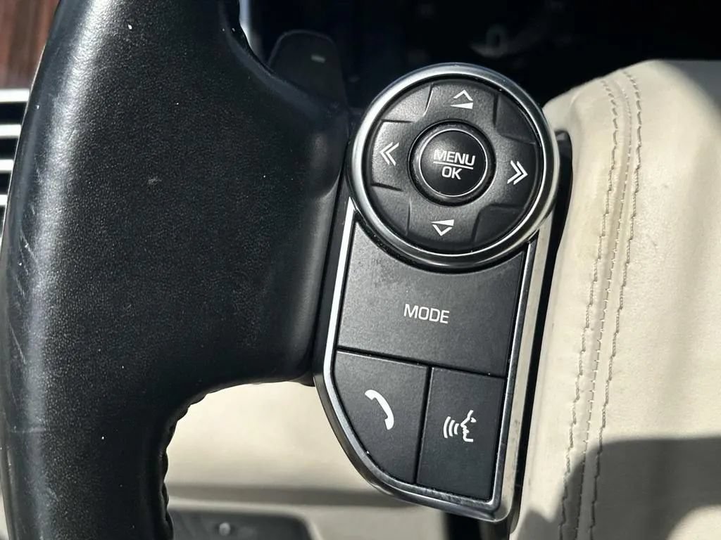 Used 2017 Land Rover Range Rover Supercharged AWD/4WD image 27