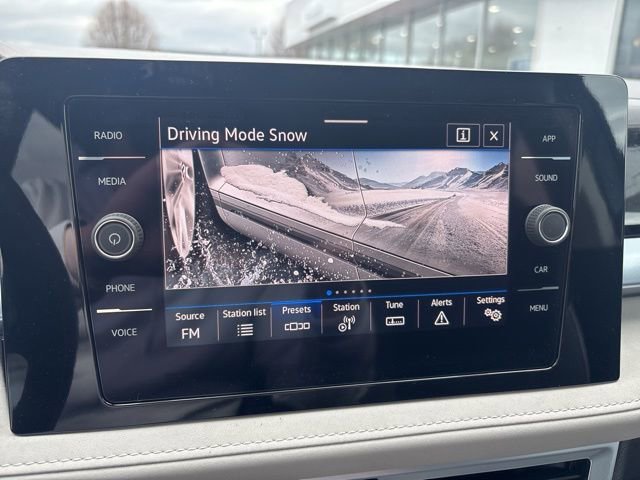 New 2026 Volkswagen Taos SE image 24