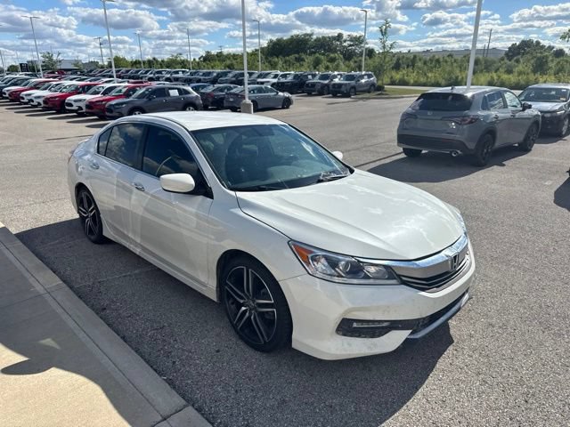 Used 2017 Honda Accord Sport image 2