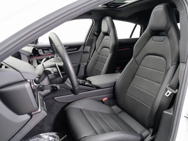 Certified 2025 Porsche Panamera 4 image 5