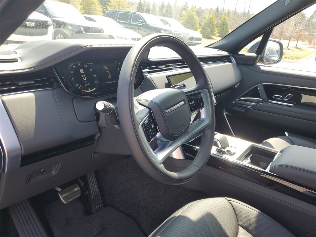 New 2025 Land Rover Range Rover SE image 12