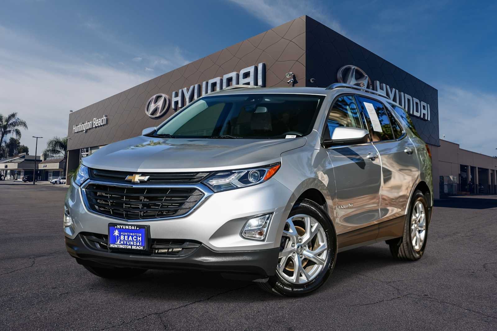 Used 2020 Chevrolet Equinox LT FWD image 1