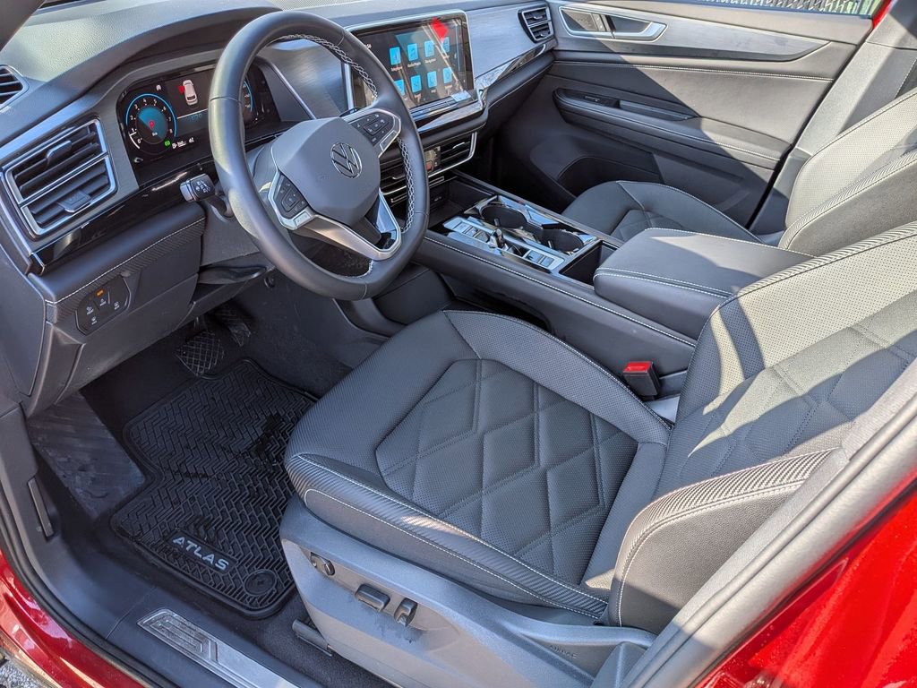 Used 2025 Volkswagen Atlas Cross Sport SE w/ Panoramic Sunroof Package image 10