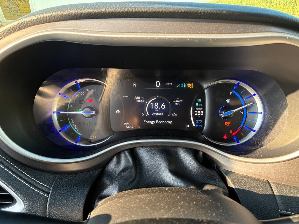 Used 2021 Chrysler Pacifica Touring-L FWD image 14