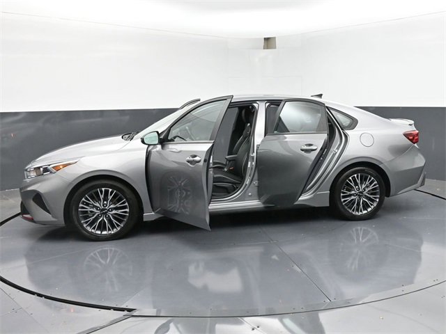 Used 2024 Kia Forte GT-Line image 41