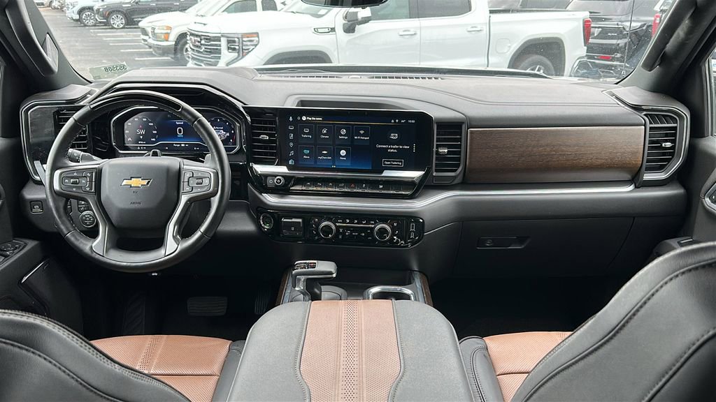 Certified 2025 Chevrolet Silverado 1500 High Country w/ Technology Package image 10