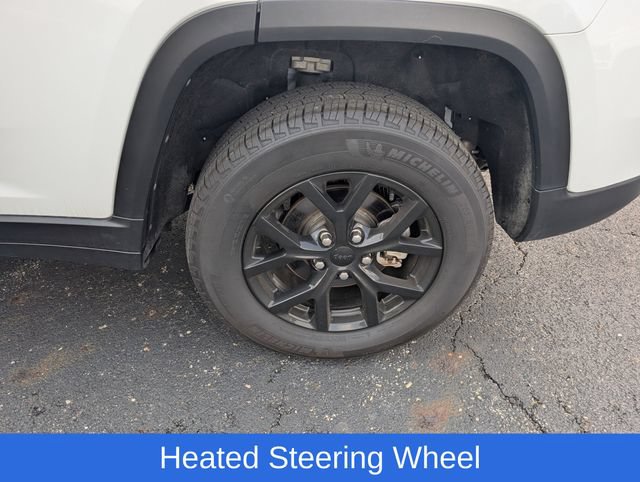 Used 2025 Jeep Grand Cherokee Altitude AWD/4WD image 23