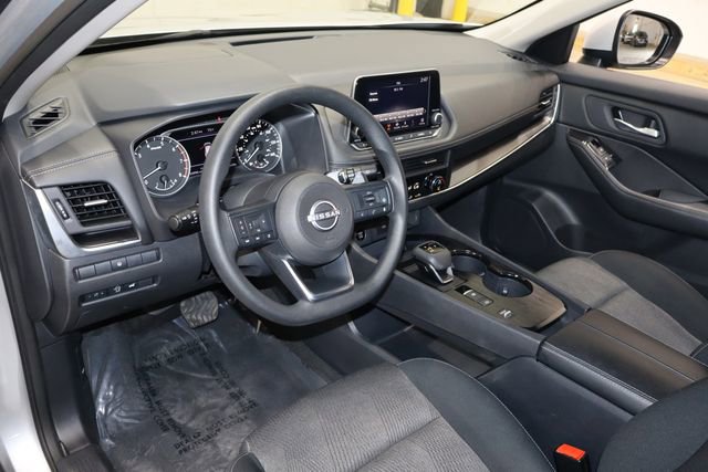 Used 2024 Nissan Rogue SV image 22