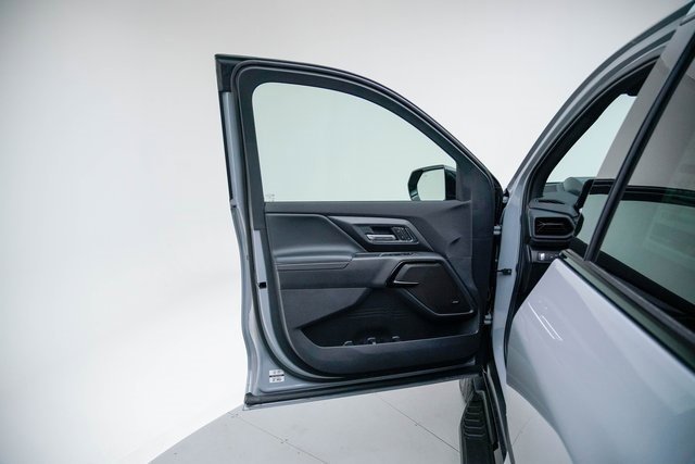 New 2025 Chevrolet Silverado EV LT image 22