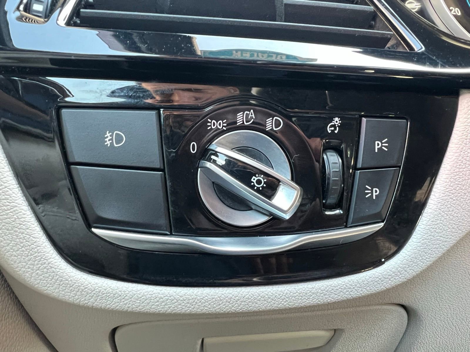 Used 2018 BMW 530e RWD image 33
