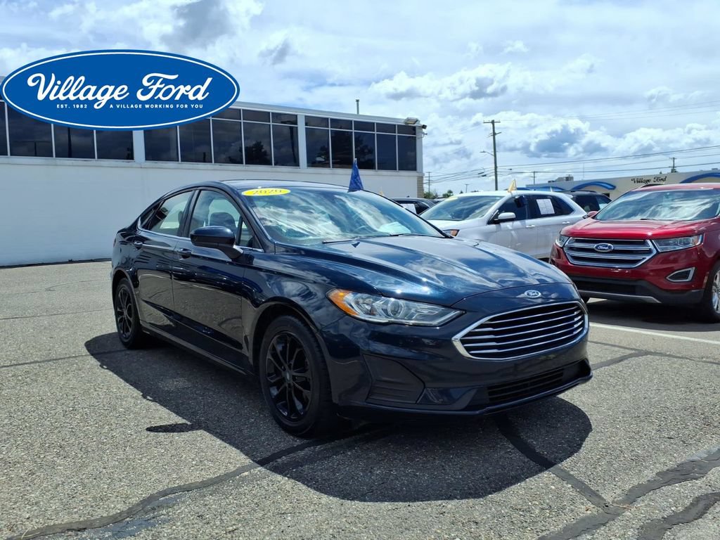 Certified 2020 Ford Fusion SE FWD image 4