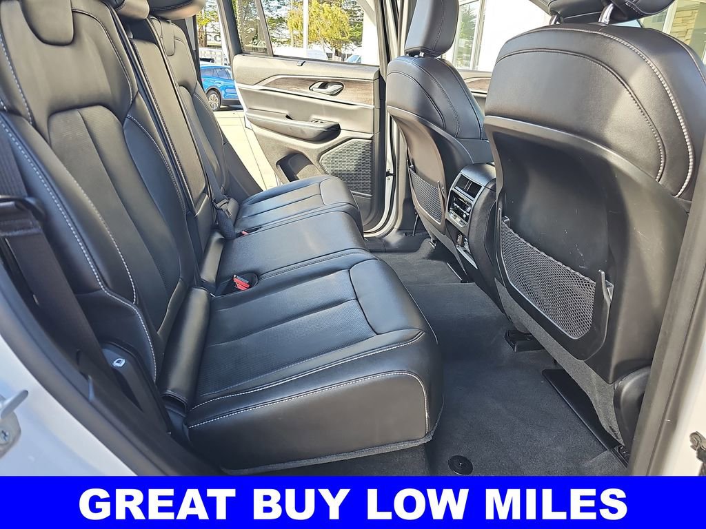 Used 2023 Jeep Grand Cherokee Limited w/ Luxury Tech Group II image 11