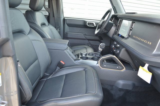 New 2025 Ford Bronco Badlands image 32