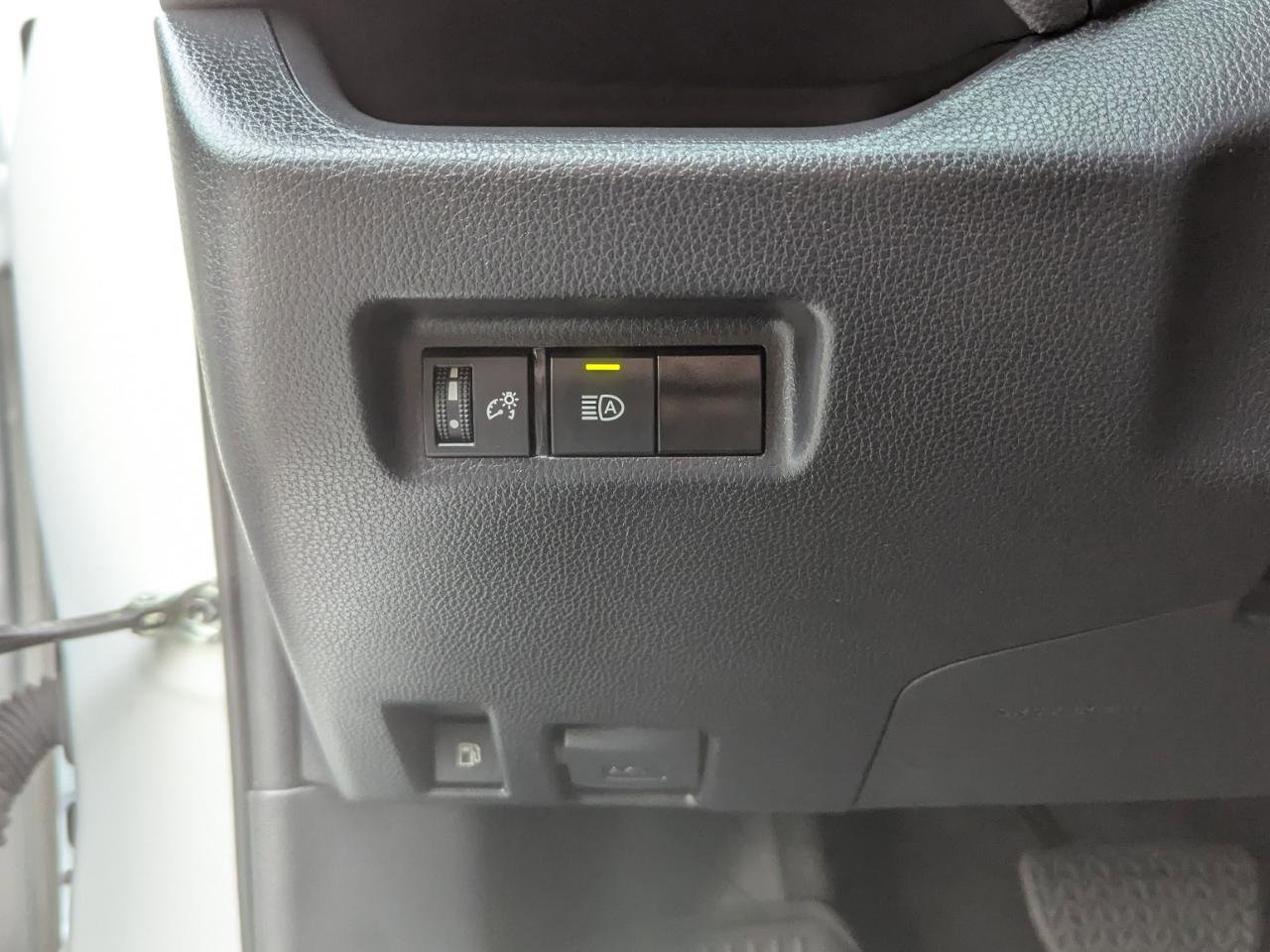Used 2024 Toyota RAV4 XLE AWD/4WD image 14