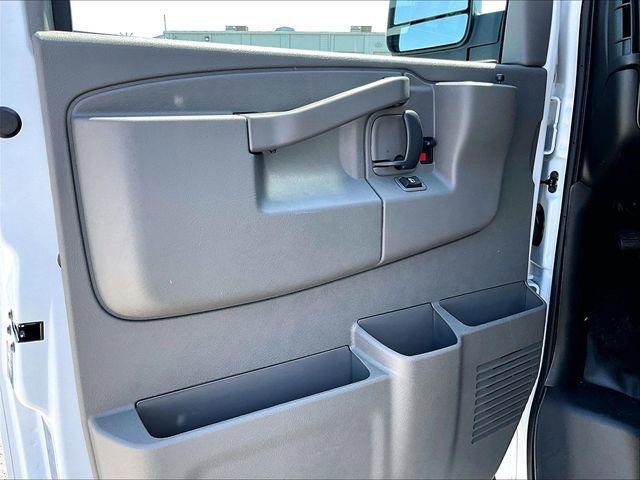New 2026 Chevrolet Express 2500 w/ Driver Convenience Package RWD image 21