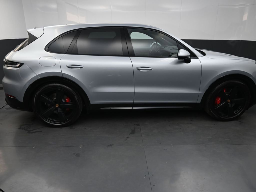 Certified 2025 Porsche Cayenne GTS image 5