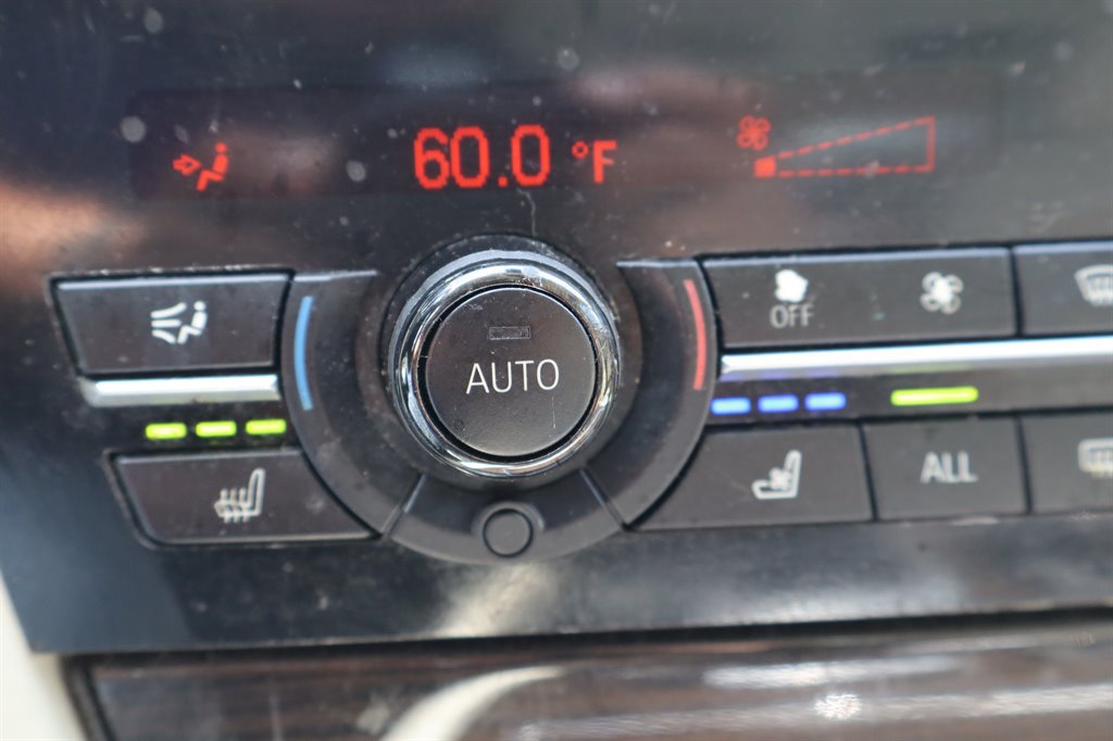 Used 2013 BMW 750Li RWD image 32
