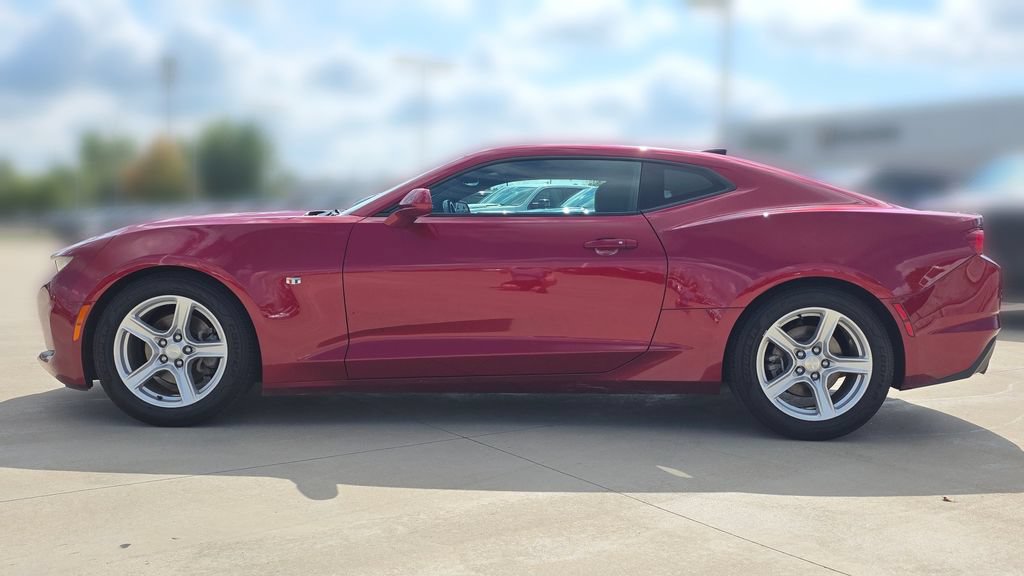 Used 2023 Chevrolet Camaro LT RWD image 2