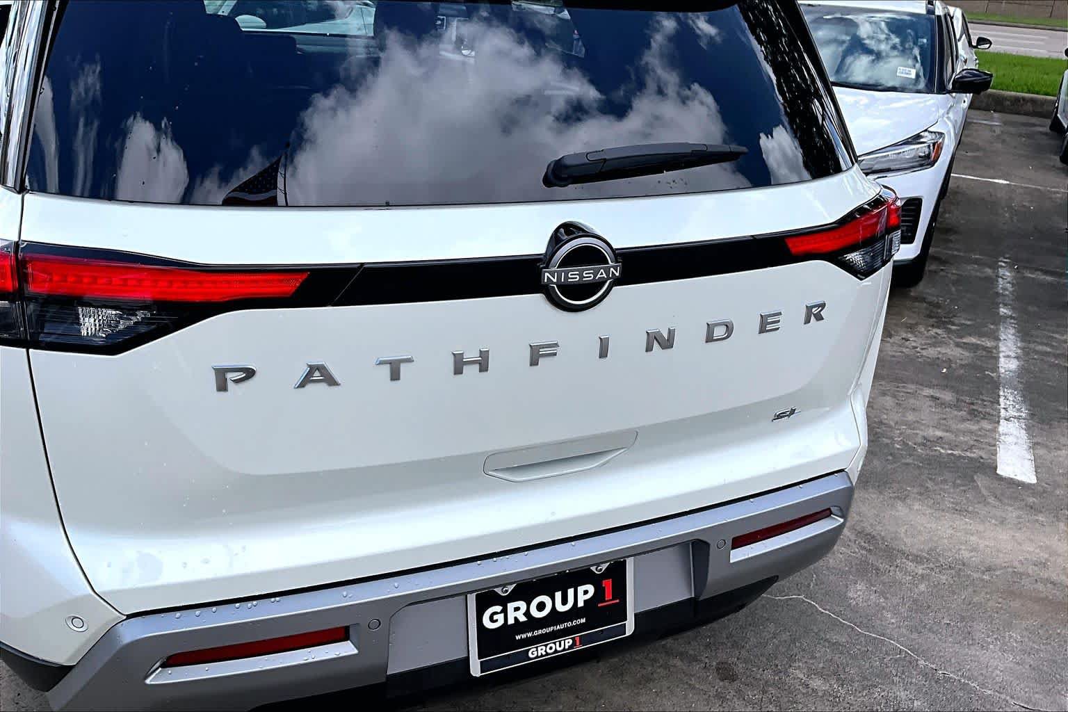 Certified 2024 Nissan Pathfinder SL FWD image 29