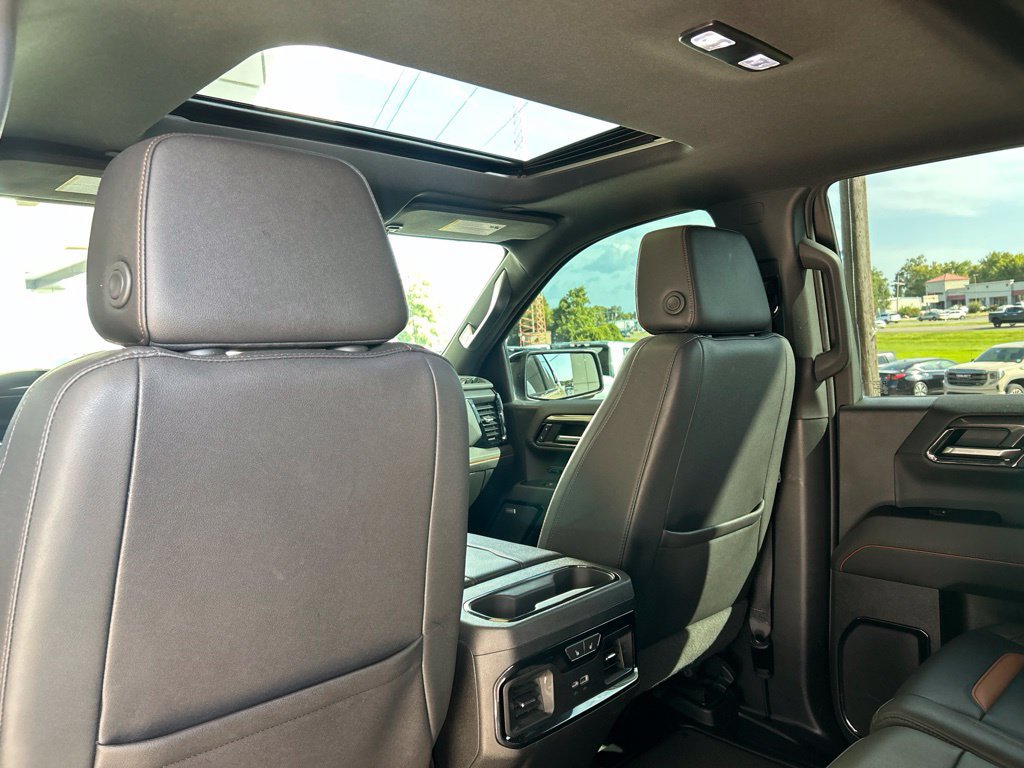 Used 2023 GMC Sierra 1500 AT4 w/ AT4 Preferred Package AWD/4WD image 10