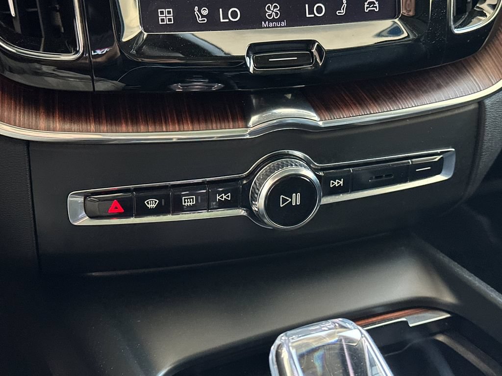 Certified 2023 Volvo XC60 B5 Ultimate AWD/4WD image 20