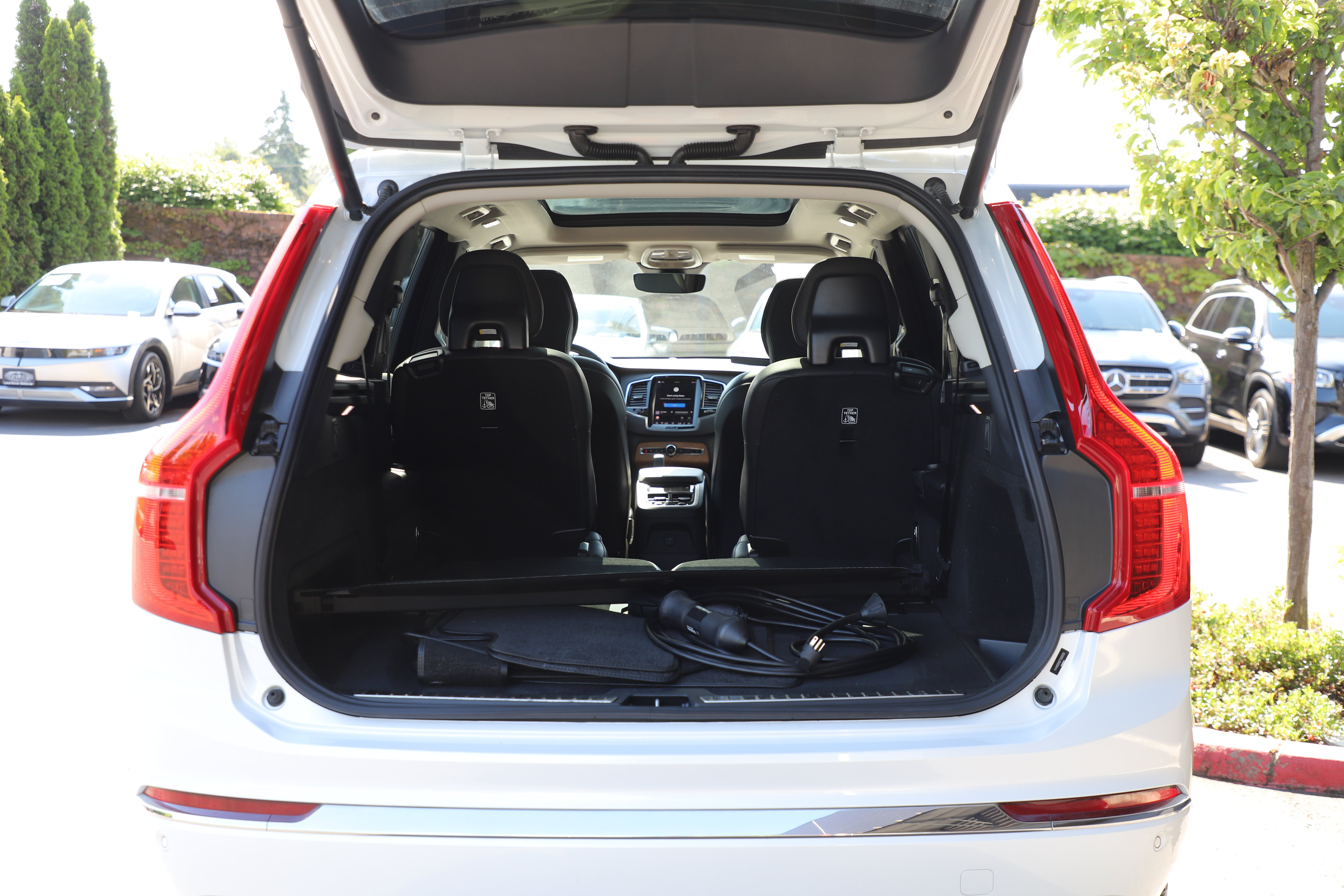 Used 2023 Volvo XC90 T8 Plus AWD/4WD image 15