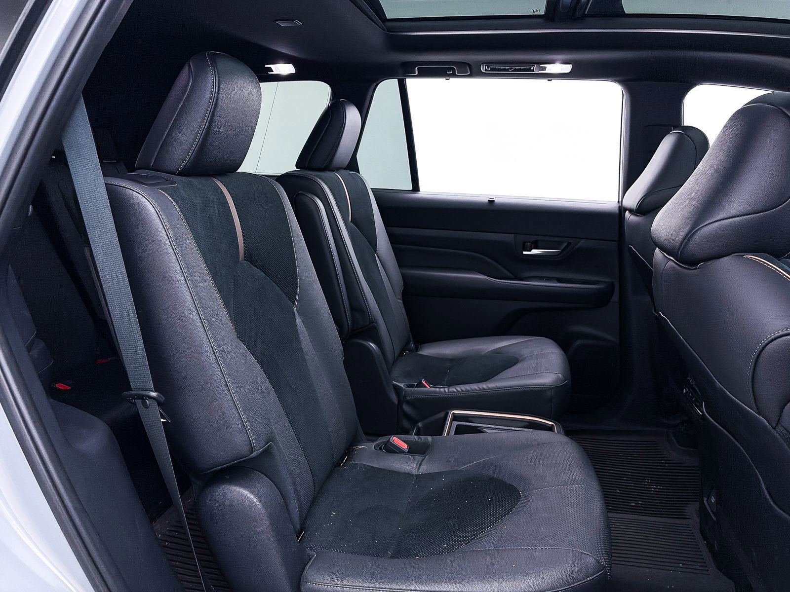 Used 2025 Toyota Grand Highlander AWD Hybrid image 38