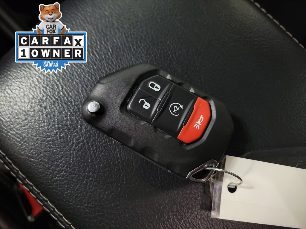 Used 2022 Jeep Wrangler Unlimited Sahara w/ Cold Weather Group AWD/4WD image 18