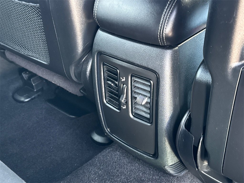 Used 2022 Dodge Durango SXT w/ Blacktop Package image 17