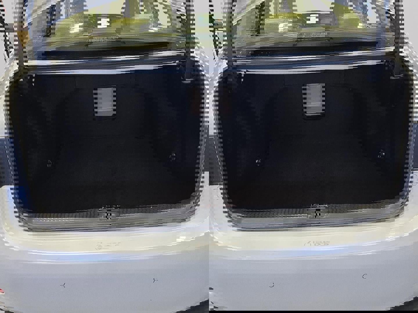 Used 2016 Lexus ES 350 w/ Luxury Package w/Wood Trim image 26