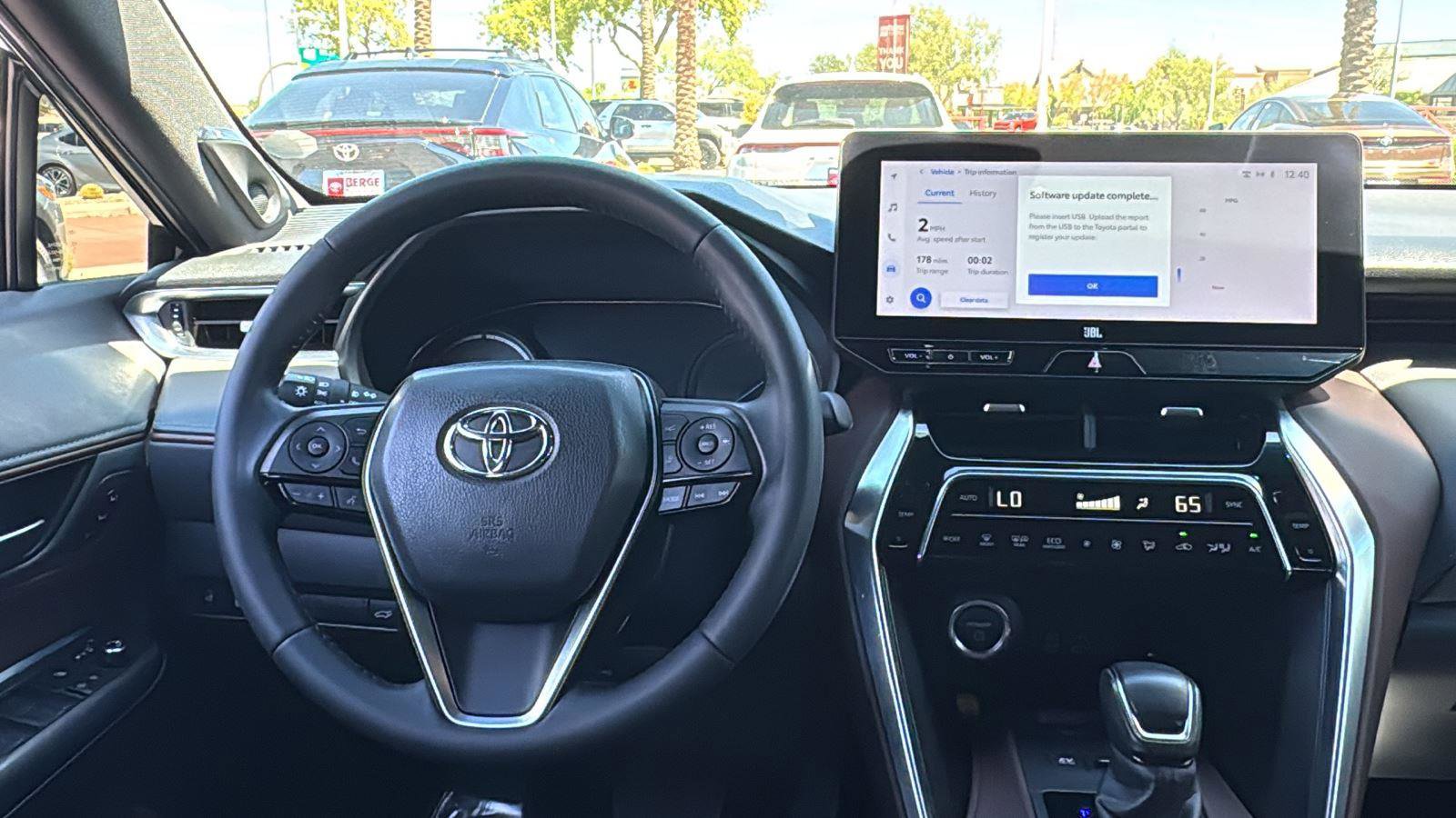 Used 2023 Toyota Venza XLE image 10