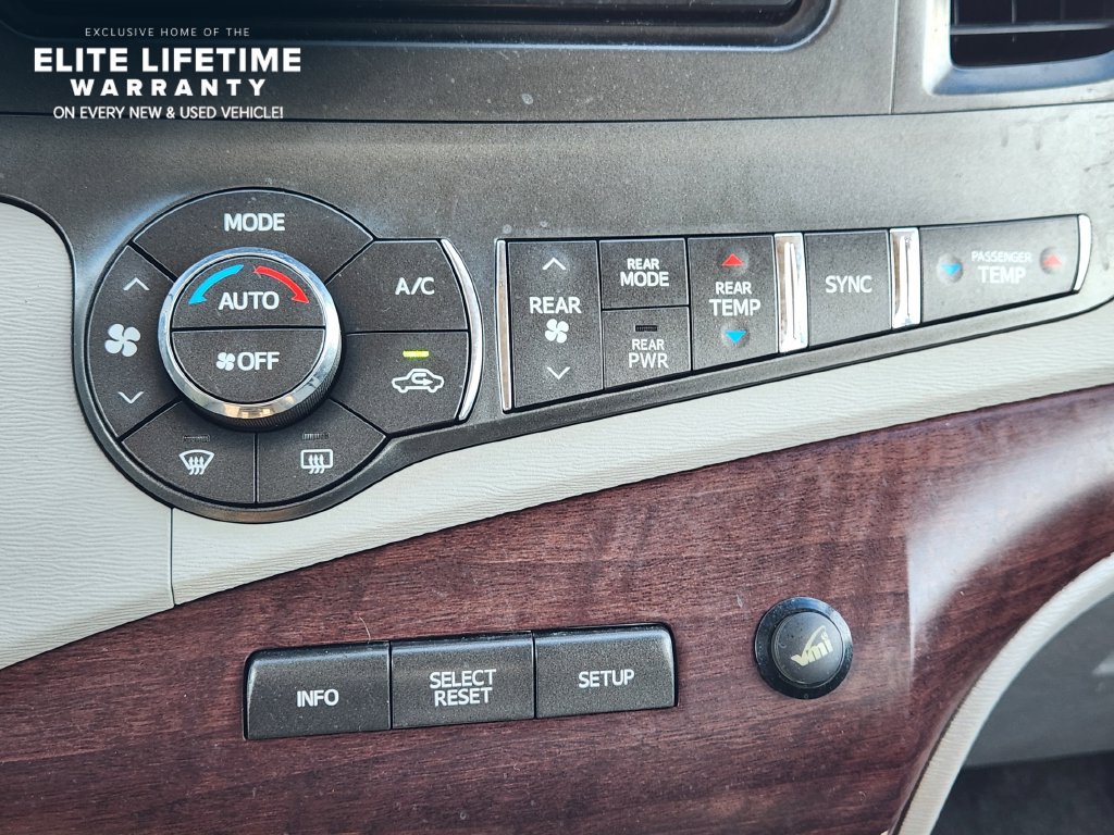 Used 2014 Toyota Sienna XLE FWD image 18